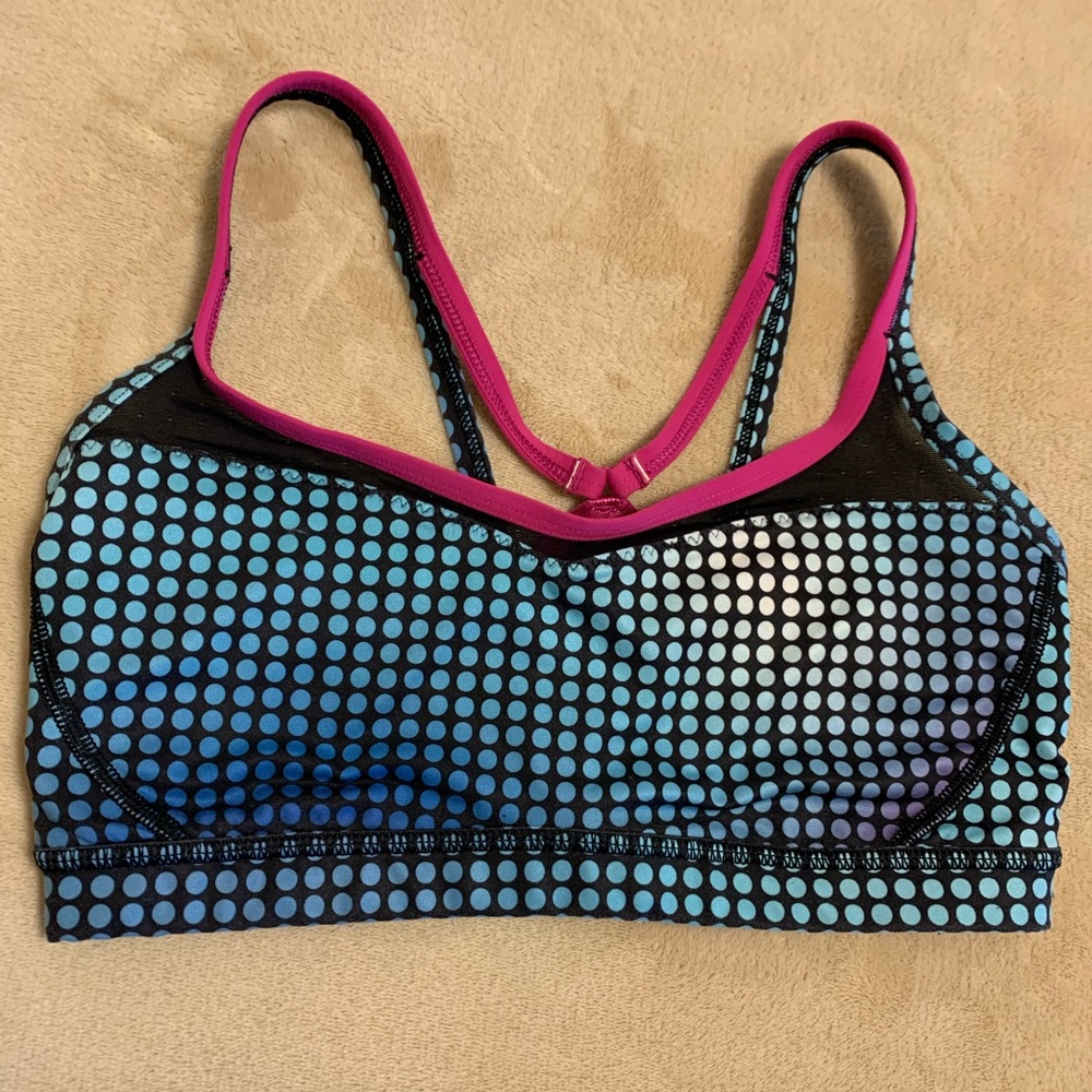 Lululemon sports bra size 6